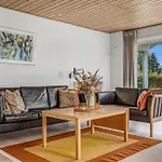 Tolke - 400m From The Sea By Interhome *