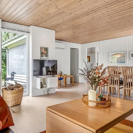 Tolke - 400m From The Sea By Interhome *
